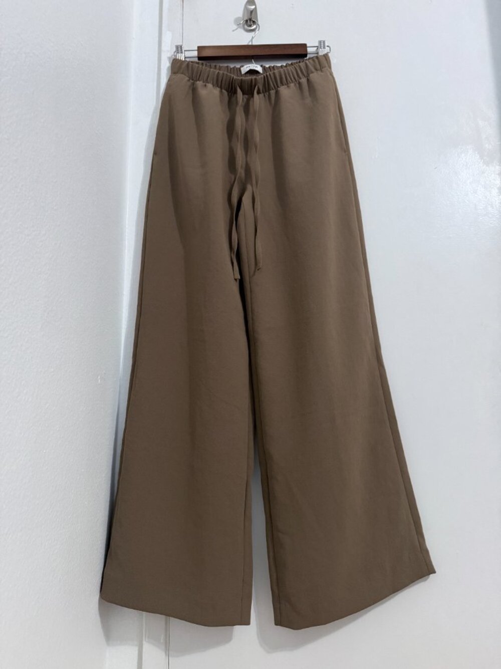 Aritzia WILFRED The Lodge Pant - Crepette | Folio Brow | Size S | NWOT - Picture 4 of 6
